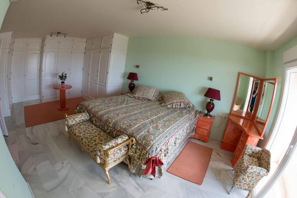 Penthouse With Private Pool, Hot Tub Jacuzzi With Sea Views And Chill-Out Zone, Close To The Sea Marbella Eksteriør billede