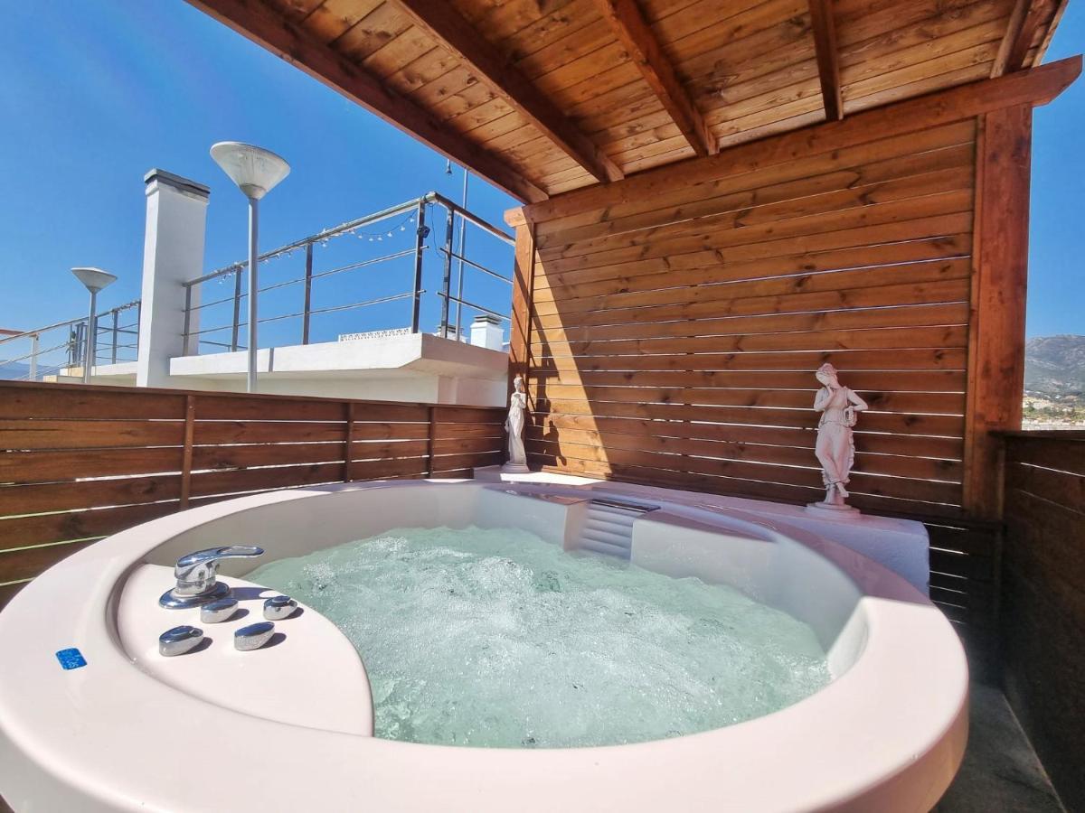 Penthouse With Private Pool, Hot Tub Jacuzzi With Sea Views And Chill-Out Zone, Close To The Sea Marbella Eksteriør billede