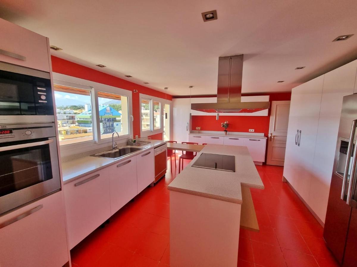 Penthouse With Private Pool, Hot Tub Jacuzzi With Sea Views And Chill-Out Zone, Close To The Sea Marbella Eksteriør billede